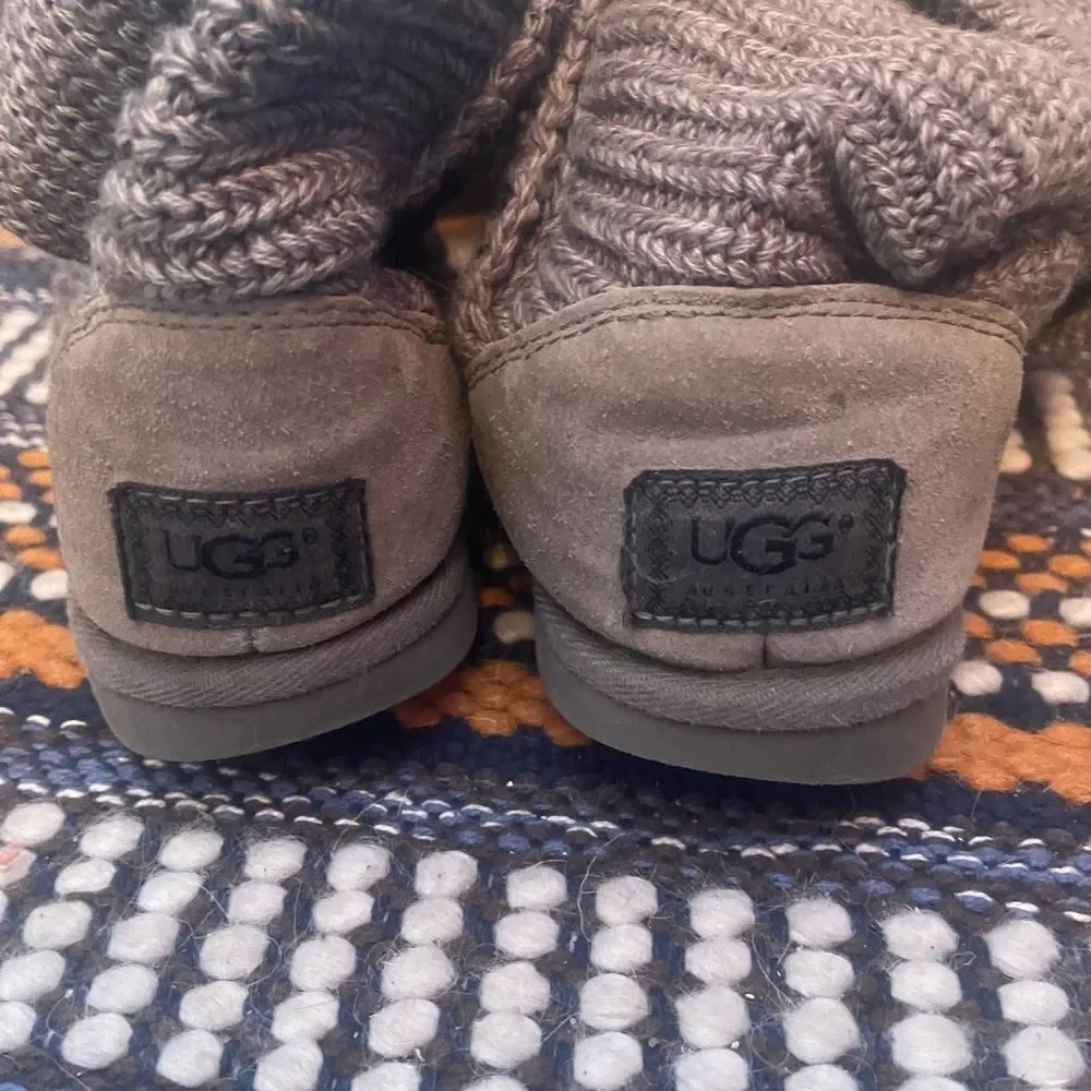 UGG’s light brown tall Cardy sz 7
